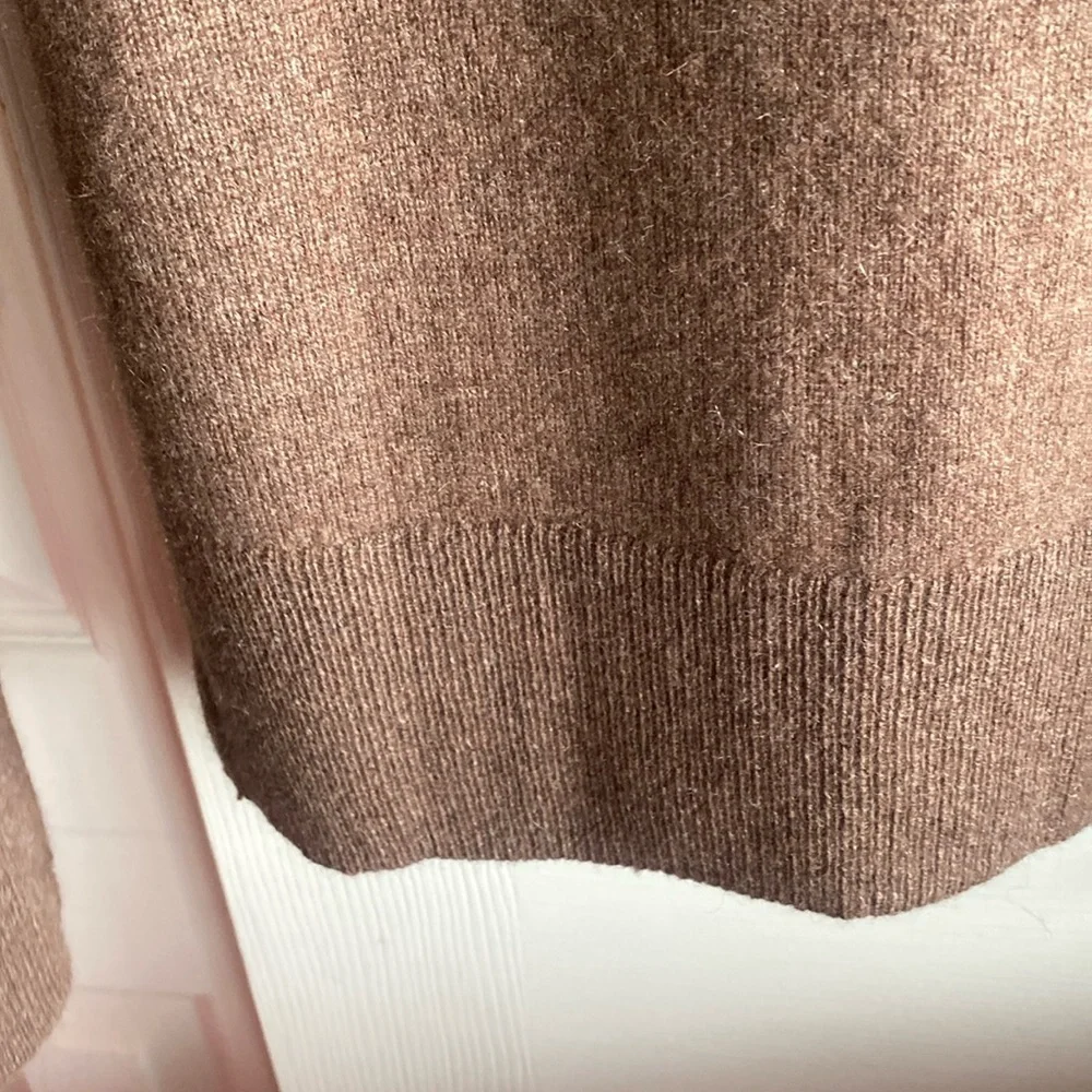 Tahari NWT Cashmere Crewneck Long Sleeve Ribbed Wide Cuff Pullover large - Picture 8 of 12